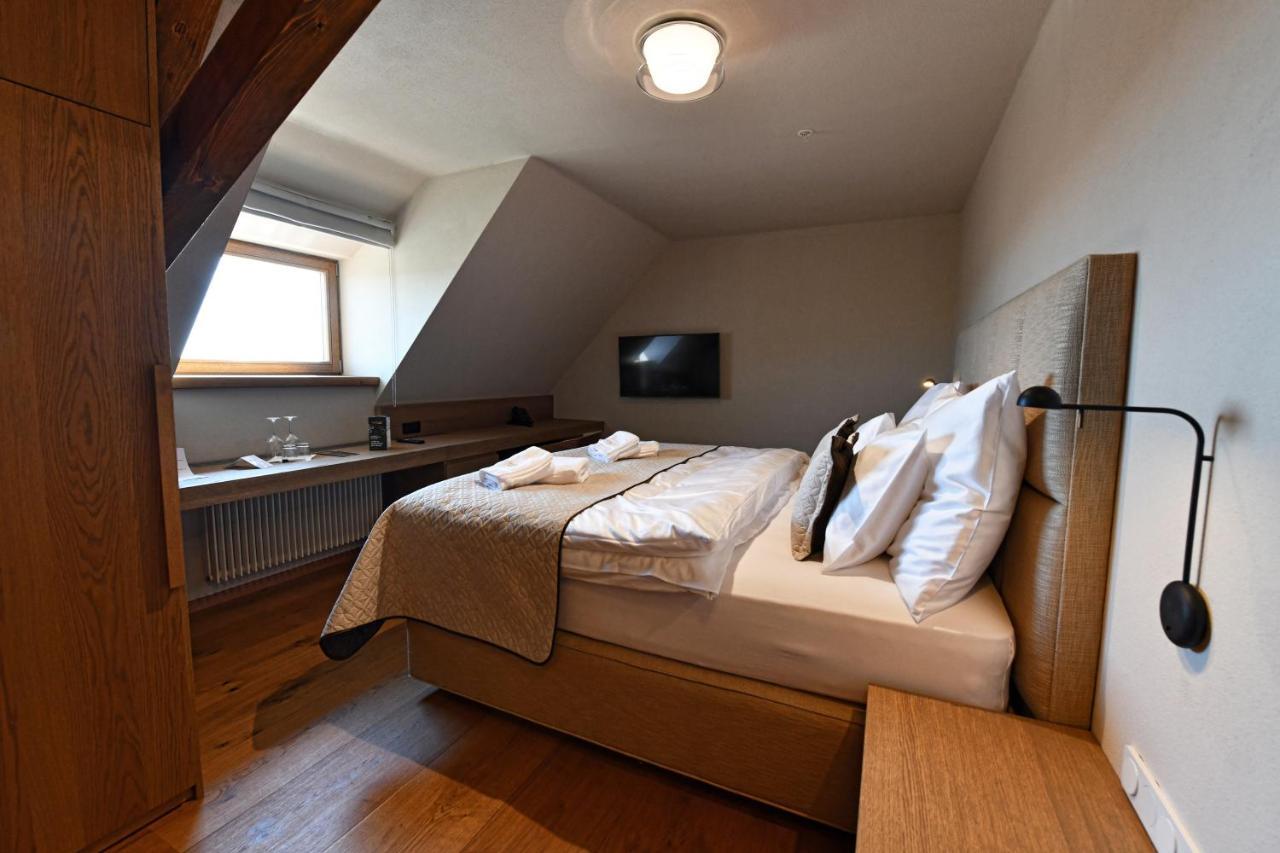 Lotrinsky Hotel Velke Pavlovice Luaran gambar
