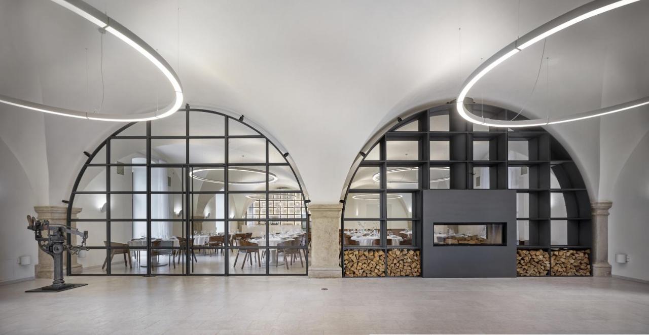 Lotrinsky Hotel Velke Pavlovice Luaran gambar