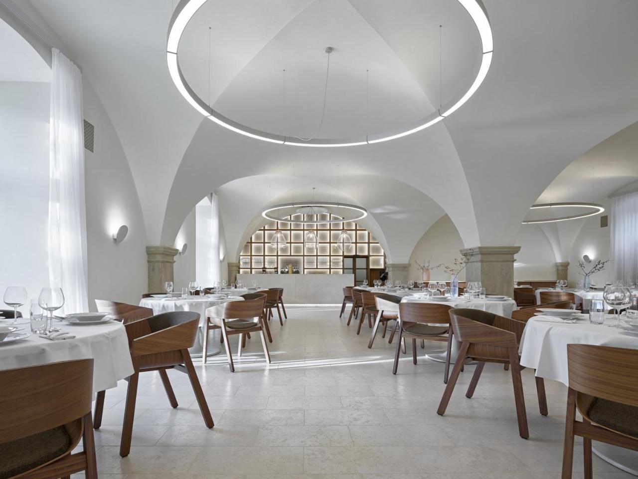 Lotrinsky Hotel Velke Pavlovice Luaran gambar