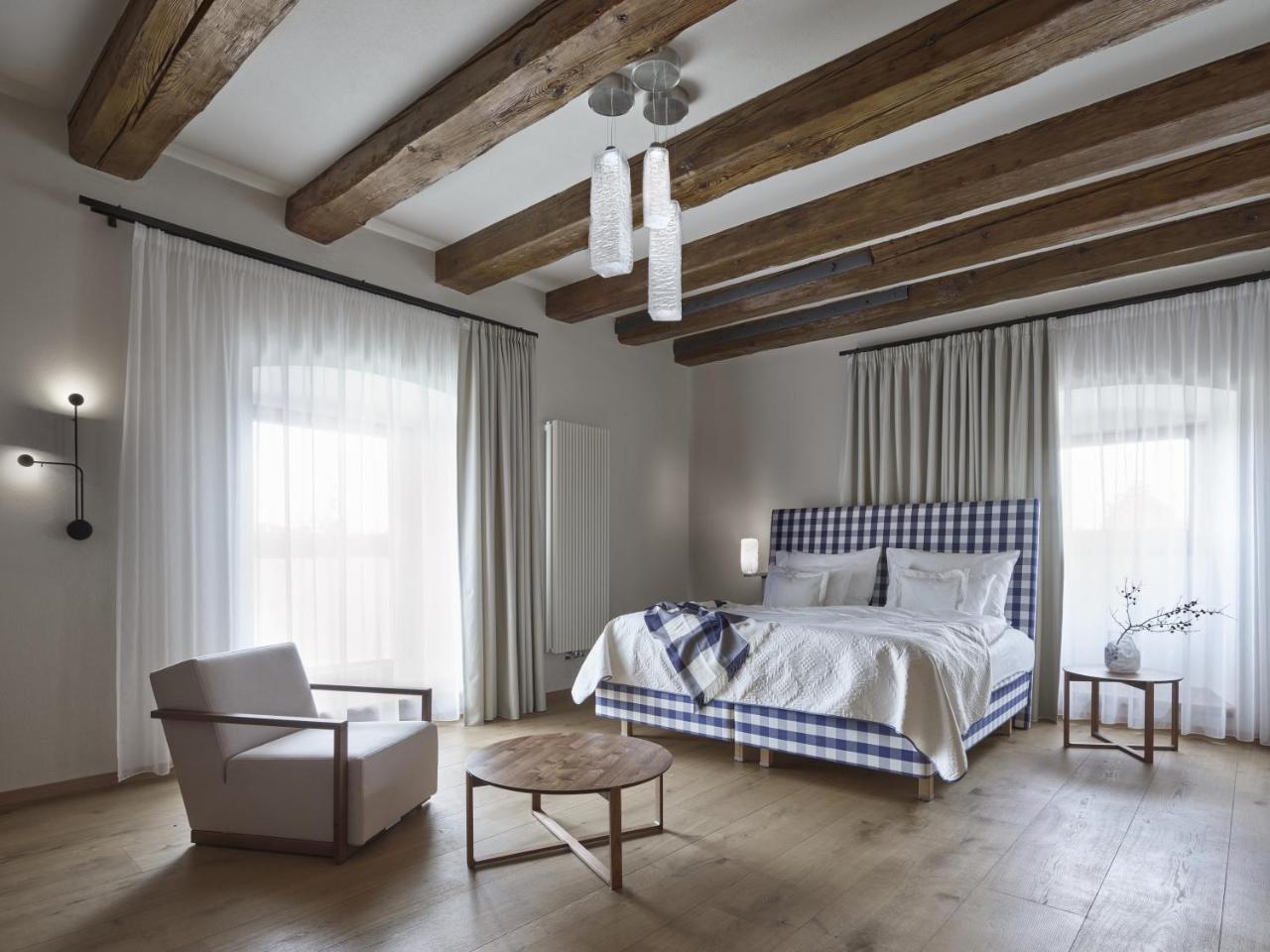 Lotrinsky Hotel Velke Pavlovice Luaran gambar