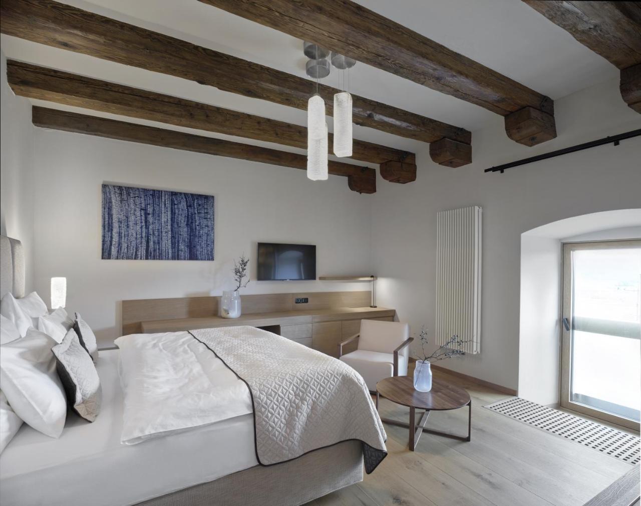 Lotrinsky Hotel Velke Pavlovice Luaran gambar